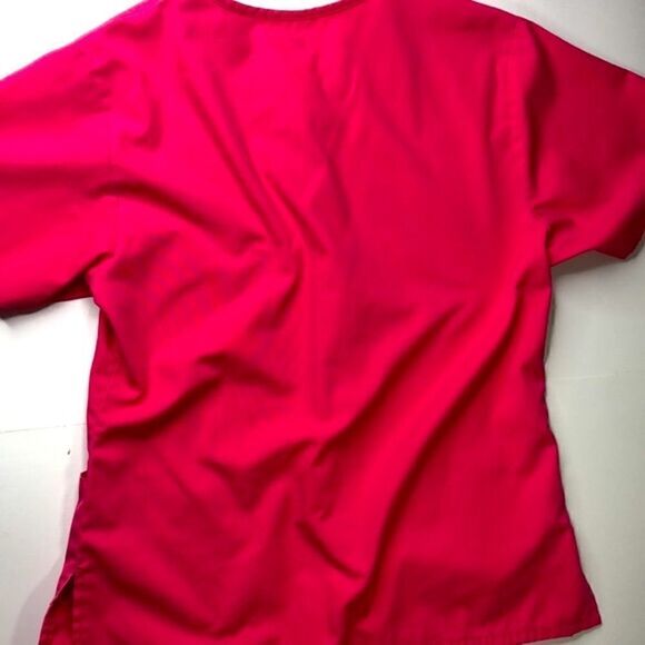 Wonderwink Spread Good Cheer Strawberry Pink Scrub Top Short Sleeve, Size (S) - Picture 8 of 9
